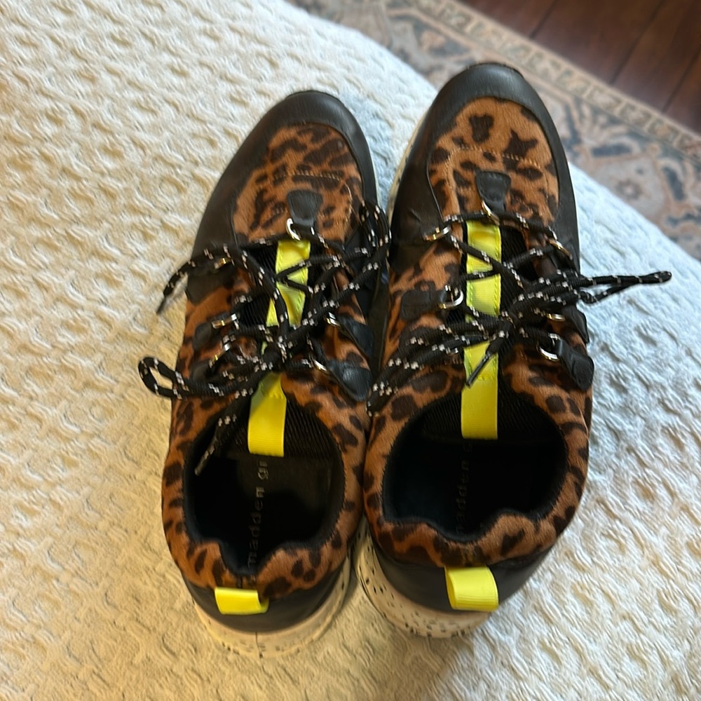 Madden girl shoes size 9.5